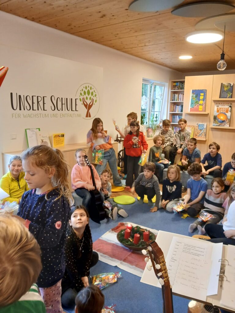 Kinder, Nikolaus, feiern, Lieder, singen, Gemeinschaft, teilen, Geschenke