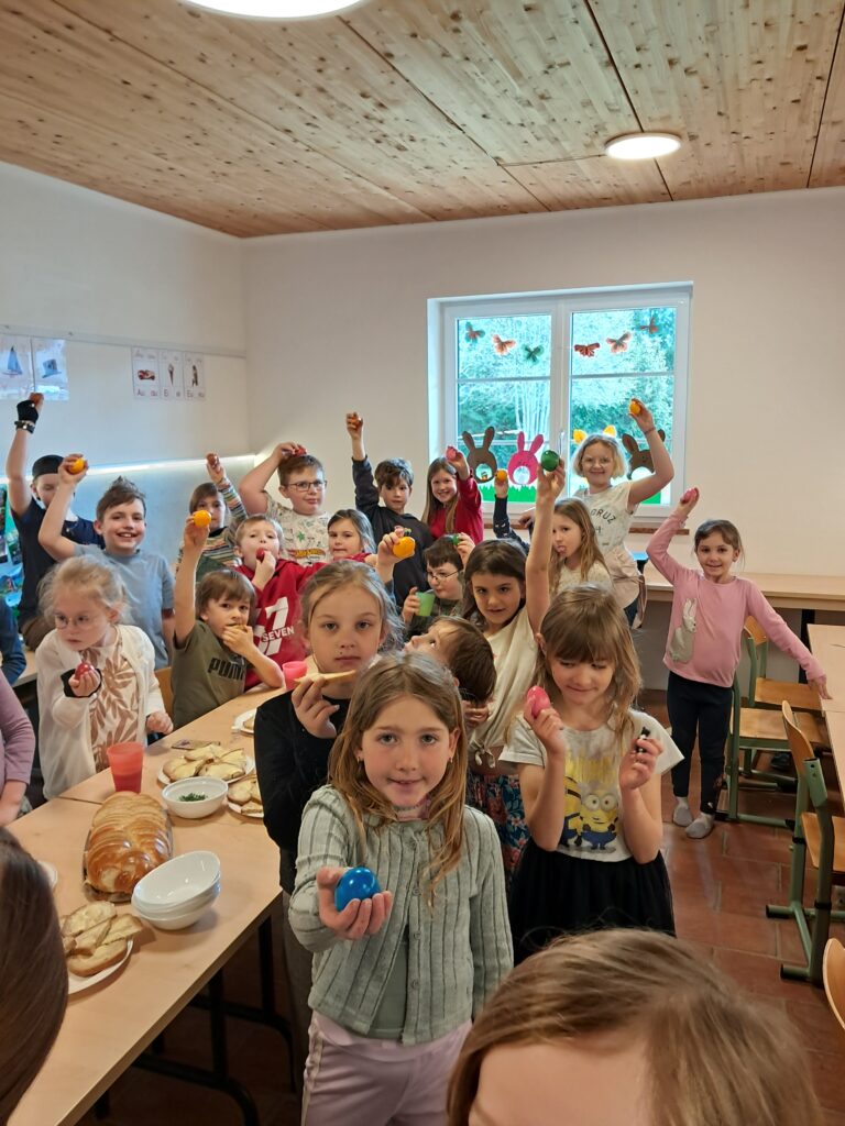 Ostern, Osterhase, Jause, Eier, Schokolade, Eier pecken, verstecken, Garten, jausnen